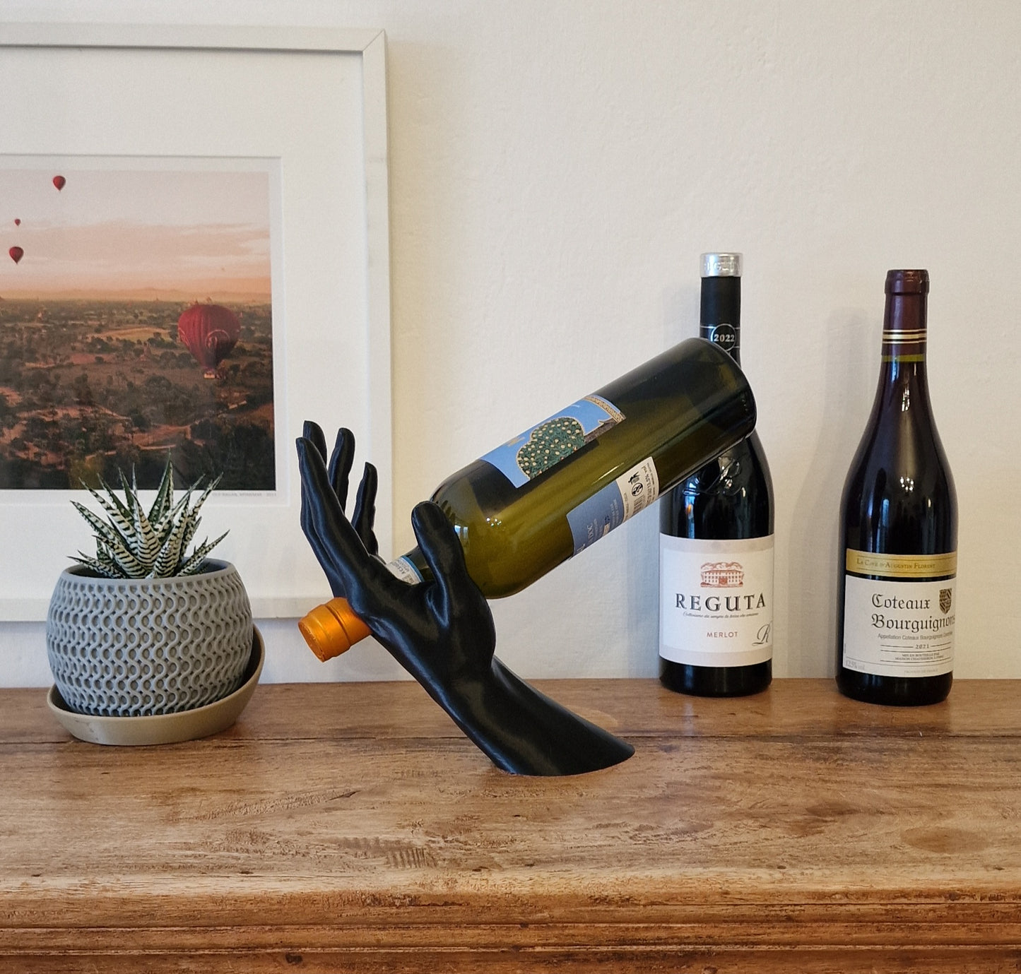 Wine bottle holder