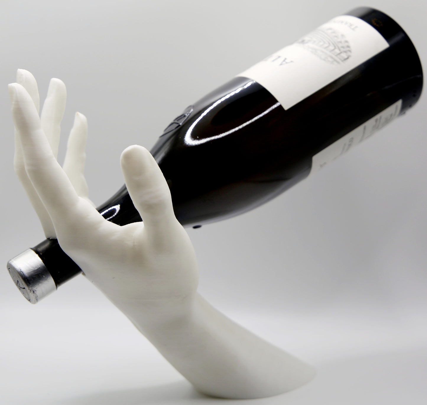 Wine bottle holder