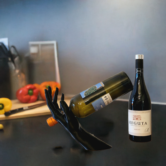 Wine bottle holder